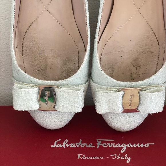 Auth Salvatore Ferragamo Signature Bow Flats - Picture 2 of 7